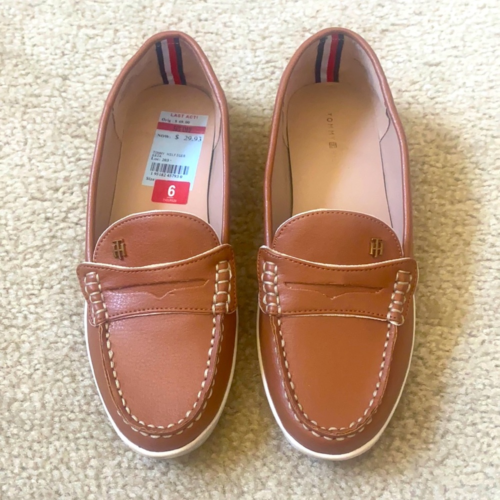 Tommy Hilfiger Women’s Kaia Loafers